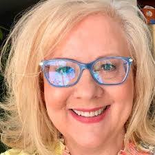 Lori Morrell's Instagram, Twitter & Facebook