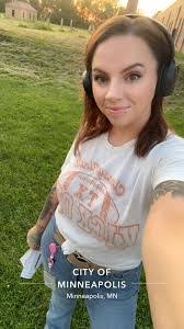 Amanda Hagstrom's Instagram, Twitter & Facebook