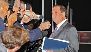 Carlos bilardo continúa internado en terapia intensiva, pero sin respirador en una clínica de buenos aires por carlos bilardo obtuvo la copa del mundo con la selección argentina en méxico 1986 y el. Wm 2010