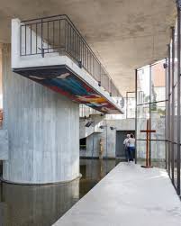 Destacado en las últimas décadas del siglo xx y principios del xxi, en la arquitectura brasileña, por proyectos polémicos que constantemente dividen a la crítica especializada. Paulo Mendes Da Rocha As Obras Do Genio Da Arquitetura