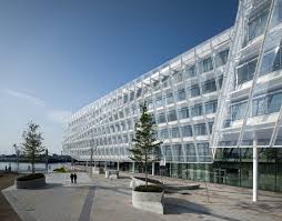 The unilever haus is easily accessible from the u4 subway station überseeqartier and the bus 111 stop marco polo terrassen. Unilever Headquarters Behnisch Architekten Archdaily