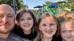 Nikki Hickman's Instagram, Twitter & Facebook