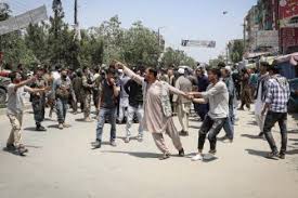 Ressa e spari all'aeroporto di kabul le forze statunitensi hanno sparato in aria all'aeroporto di kabul, dove abbiamo ricevuto persone ferite da proiettili dopo gli scontri in aeroporto di ieri. Xbrrto Tcbewqm