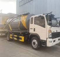 Dongfeng Diesel Vacuum Sewage Suction Truck 4x2 Drive Wheel Manual  Transmission Core Engine Pump Gearbox 8000-10000L Capacity