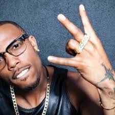 Lovell Jones's Instagram, Twitter & Facebook