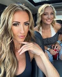 Rosalie Decker's Instagram, Twitter & Facebook