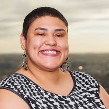 Genesis Peralta (@gen_lucia)