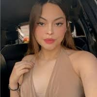 Lauren Pineda's Instagram, Twitter & Facebook