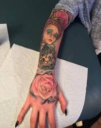 A nice innuendo filled adaptation of alice in wonderland. 50 Alice In Wonderland Tattoos Ideas Designs 2021