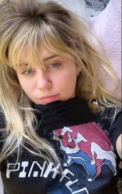 Miley Cyrus**- Once again if you still love me 𝗦𝗮𝘆 𝗵𝗶💔☹️ I really  miss you 💔☹️