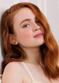 Rebecca Laughlin's Instagram, Twitter & Facebook