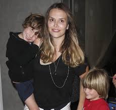 Charlie Sheen reacts to Brooke Mueller drama with strange poem – New York  Daily News