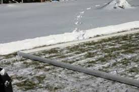 Chicagoans paul carrera and dennis wise have been building backyard ice rinks for more than 15 years. Make A Cheap Backyard Ice Skating Rink 8 Steps With Pictures Instructables