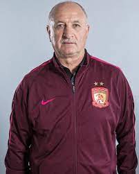Luiz felipe scolari (passo fundo, 9 november 1948) is een braziliaans voormalig profvoetballer en voetbaltrainer van italiaanse origine. Entdecke Deinen Gremio Porto Alegre Star Luiz Felipe Scolari Alle News Infos