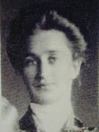 Elizabeth Dingman's Instagram, Twitter & Facebook