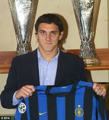 Ospite d'eccezione in collegamento con sky sport: Manchester City Want Inter Ace Nicolas Burdisso Daily Mail Online