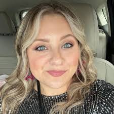 Tara Autry's Instagram, Twitter & Facebook