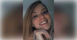 Mindy Mayes's Instagram, Twitter & Facebook