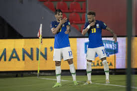 Veja mais ideias sobre seleção brasileira, bandeira do brasil, copa do mundo. Selecao Brasileira Desembarca Em Sao Paulo Apos Vencer Paraguai Lance