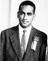 El 29 de noviembre de 1969, el dirigente socialista colonense Floyd Britton  es asesinado y desaparecido en la isla penal de Coiba durante la dictadura  de Omar Torrijos. Si quieres conocer el