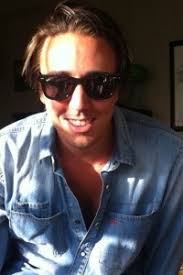 Victor Bloom's Instagram, Twitter & Facebook