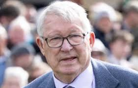 Man Utd files: Red Devils look to beat Arsenal to striker transfer as Jonny  Evans rushes home from Wayne Rooney holiday