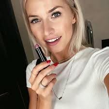 Sie ist das neue gesicht von maybelline new york. Lena Gercke On Twitter How Amazing Is This New Powder Matte Lipstick Colour Wearing The Colour Smoky Taupe Nr 15 By Glossytalkmaybelline While Exploring Stockholm And It S Staying On The Lip All