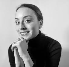 Claire Davison's Instagram, Twitter & Facebook