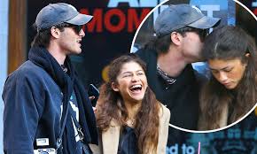The kissing booth star turned 24 years old on june 26, and gerber took to instagram with a sweet message and a sexy. Zendaya Shares A Tender Moment With Euphoria Co Star Jacob Elordi As He Plants A Kiss On Her Daily Mail Online