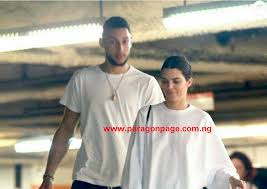 Born kendall nicole jenner on 3rd november. Kendall Jenner And Boyfriend Ben Simmons Flirt Publicly Paragon Page