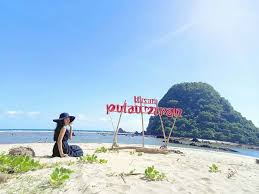 Gambar pemandangan alam ini menunjukkan pemandangan tepi pantai di sore hari. Regrann From Arumdwi Indahsari Pemandangan Alam Itu Gratis Tapi Sangat Berharga Kalau Mau Bayar Cukup Menjaga Dan Merawatnya Saja Pemandangan Alam Pantai