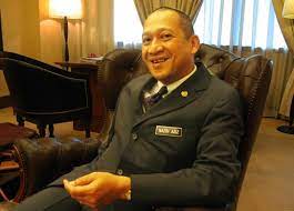 Datuk seri nazri aziz intervievat în timpul unei conferințe de presă. Mohamed Nazri Abdul Aziz Wikipedia