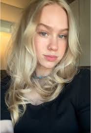 Naomi Hooper's Instagram, Twitter & Facebook