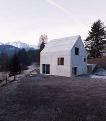 Chalet Contemporain En Suisse Par Schneller Caminada Architects Chalet Contemporain Architecture Durable Et Maison Rurale