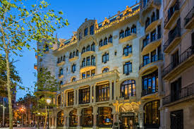 The emblematic hotel casa fuster belongs to hoteles center chain and is member of the leading hotels of the world. Hotel Casa Fuster Vila De Gracia Urbanbooker