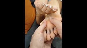 Greek Goddess enjoys foot massage, feet worship, foot Fetish OnlyFans  @lana_gr