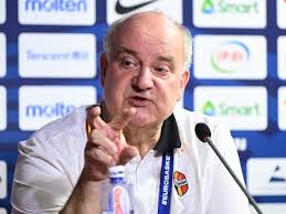 Wauw, knijp mij”: Oumi Evenepoel deelt emotionele boodschap bij foto van  piepjonge Remco en haarzelf