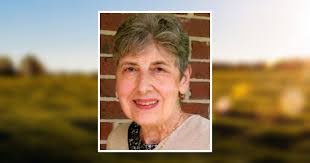 Andrew Lenox's Instagram, Twitter & Facebook