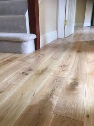 Engineered wood floors and solid wood floors are very different things, and there are different situations when one would work better than the other. Pin De Cathy Leeds En Natural Oak
