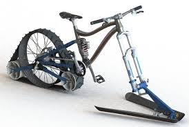 雪道で止まれる自転車には 2枚のスキー板が付いている 雪上自転車を開発する avalanche えん乗り 自転車 自転車のデザイン 自転車 カスタム