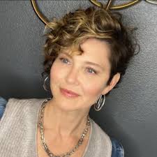 How to remove nail caps from a cat?