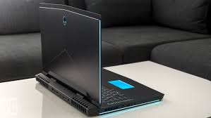 At just 4.65lb and under 20.5mm thin, the new alienware m17 is lighter and leaner than our previous m17 › see more product details Alienware 17 R5 Review Pcmag