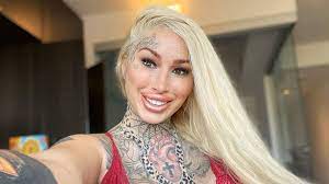 Vagina-Influencerin kann nicht mehr durch Strohhalm trinken | Promiflash.de