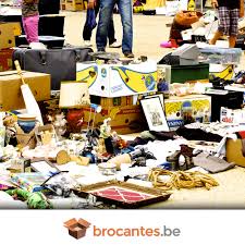 Alors faute de trouver le temps de flâner le long des allées, faites un tour sur la toile pour dénicher de la déco authentique et du joli mobilier vintage. 9 Ieme Edition De La Brocante En Plein Air Fr Brocantes Be