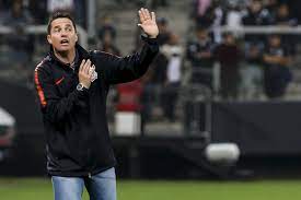 Osmar loss vieira (born 3 july 1975) is a brazilian professional football manager. Osmar Loss Deixa O Corinthians E E Anunciado Como Novo Tecnico Do Guarani Para 2019 Futebol Ge