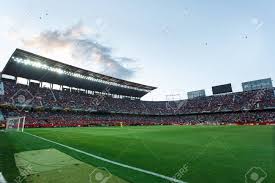 Sevilla , esta noche, y posteriormente real sociedad, villarreal, barcelona y betis serán rivales en pero no le resultará fácil doblegar al sevilla esta noche. Sevilla Spanien 5 Mai Panoramablick Auf Das Stadion Von Der Ecke Des Fussball Ptich Wahrend Der Uefa Europa League Zweite Bein Halbfinale Spiel Zwischen Dem Fc Shakhtar Donetsk Vs Sevilla Fc