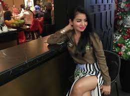 Perempuan, islam 12 september 1979, surabaya. Seksinya Five Vi Miliki Tubuh Seksi Seperti Kylie Jenner Ungkapkan Rahasia Tubuh Langsingnya Adalah Liputan Populer