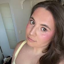 Rachel Harrell's Instagram, Twitter & Facebook