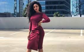 Sì, è arrivato fino al terzo liceo scientifico sportivo. Francesca Amiker Net Worth Earnings Dating Affairs Facts Wiki Bio
