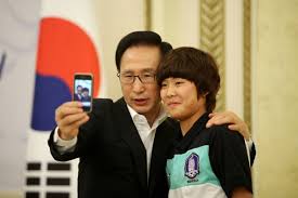 Submitted 1 month ago by karenofficialnative. Selfie Wikipedia